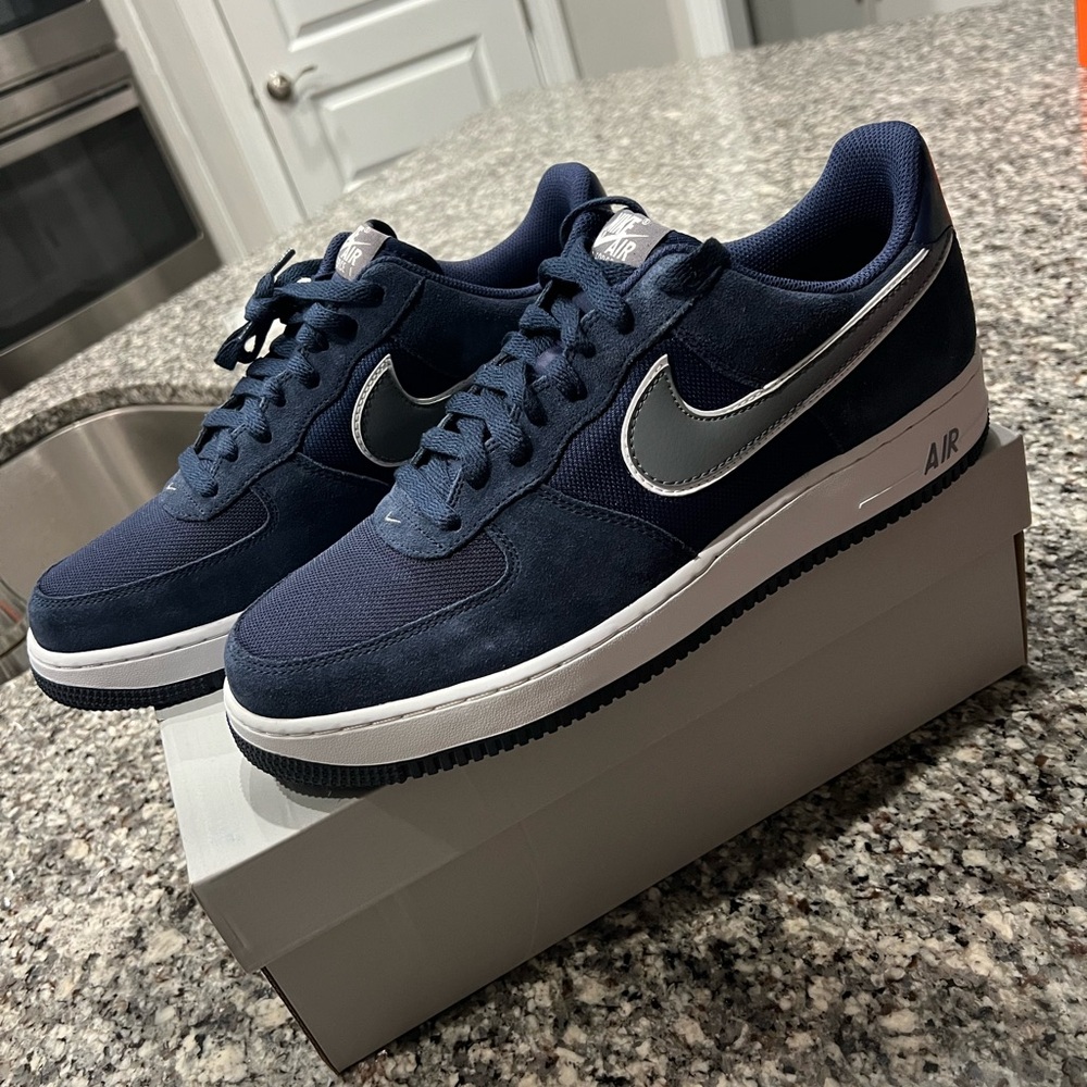Air Force 1 Low Suede 11.5